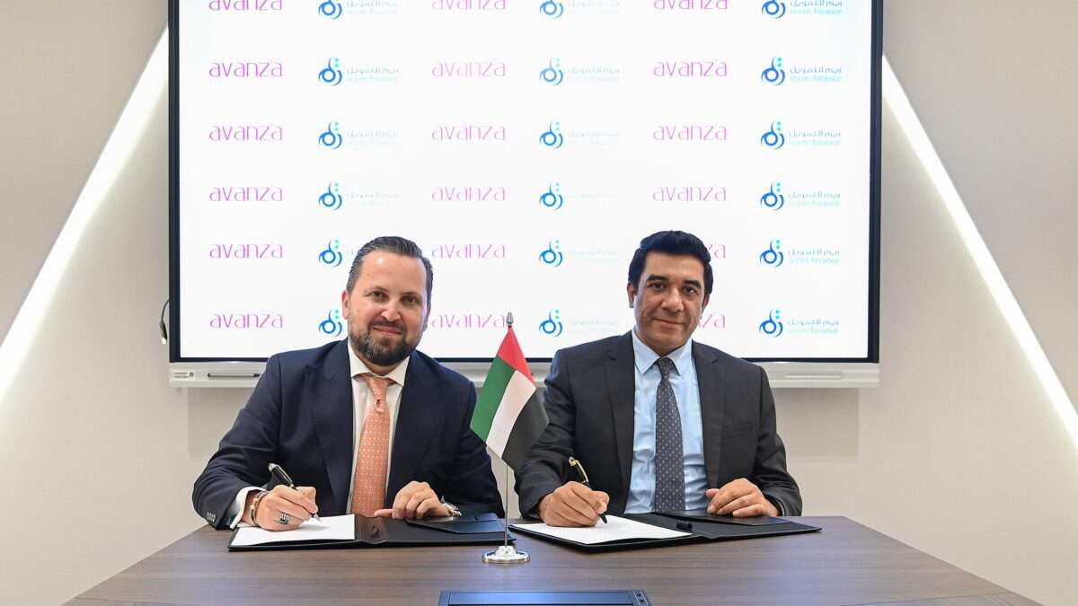 Image of Reem Finance and Avanza Solutions Signing